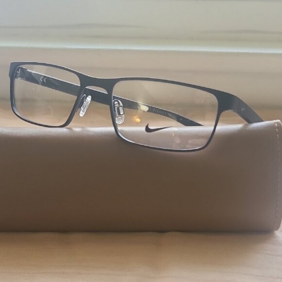 NEW & AUTHENTIC EYEGLASSES NIKE MODEL 8131, SIZE 53-17-140, COLOR 001 MATT BLACK - Picture 1 of 3